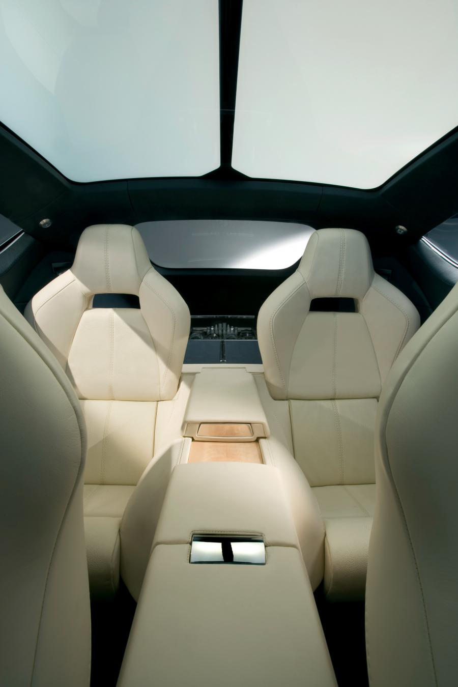 Интерьер Aston Martin Rapide Concept 2006 года  (фото 26 из 39)